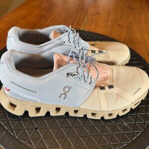 Womens OnCloud Shoes 8.5